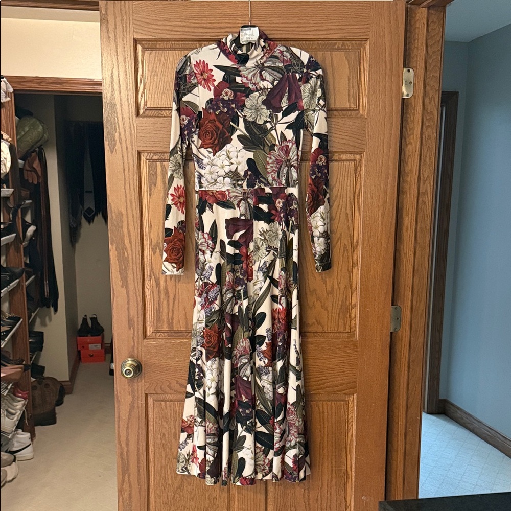 Cara Cara floral velvet long dress.   Perfect condition.